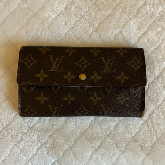 Louis Vuitton Handbags - 🔵 Louis Vuitton Tri Fold Wallet